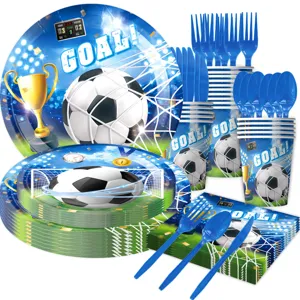 Fussball Party Geschirr Set mit Pappteller, Bechern, Servietten und blauem Besteck Zubehoer.