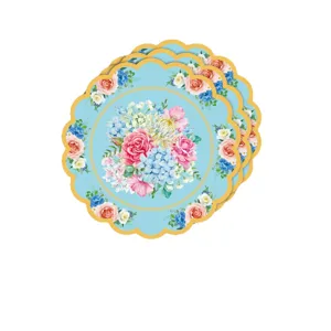 Wunderschöne Blumen-Pappteller mit blauem Hintergrund und goldener welliger Kante.
