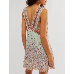 Damen Böhmisches Blumenmuster V-Ausschnitt Spitzen Trägerkleid Rücken Detail Ansicht