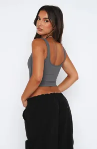 Débardeur court côtelé gris pour femme, haut sans manches slim sexy dos nu col carré.
