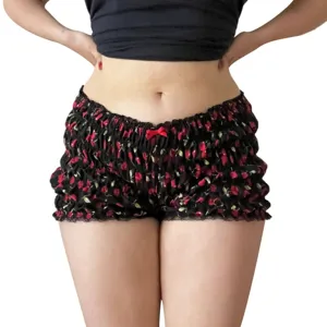 Shorts a vita bassa con stampa a ciliegia volant sexy slim casual base hot pants in pizzo.