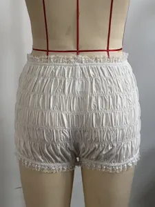 Pantaloncini bianchi vita bassa con pizzo arricciati sexy slim fit casual hot pants