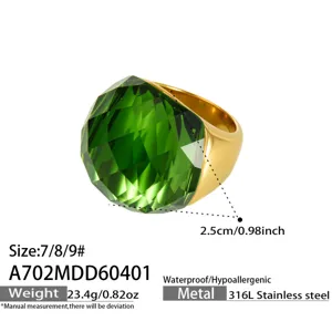 Großer grüner Glasstein Statement Ring aus 316L Edelstahl vergoldet für Damen Mode.