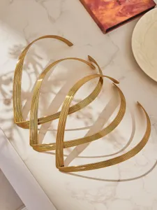 Minimalistische meerdraadse V-vormige gouden choker ketting voor vrouwen, stijlvolle sieraden.