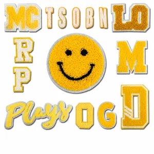 Parche de Letra de Bordado de Toalla Chenille Amarillo Cara Sonriente Aplique DIY para Abrigo de Invierno Chaqueta Accesorios de Costura