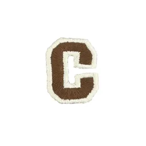 Bruine witte geborduurde letter C patch DIY kleding jas hoed tas kleding decoratieve accessoire