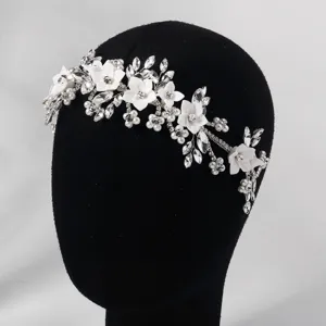 Prachtige bruids bloemen strass hoofdband, handgemaakte keramische bloemen met parels voor feest.