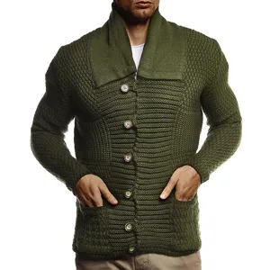 Cardigan en tricot à manches longues et couleur unie pour homme avec col châle et boutons.