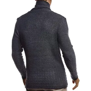 Cardigan pull en tricot texturé gris foncé pour homme avec col châle, mode décontractée.