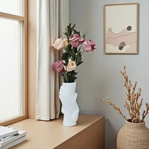 Kreative Hände umarmen Keramikvase moderne Heimdekoration Desktop künstlerischer Blumentopf