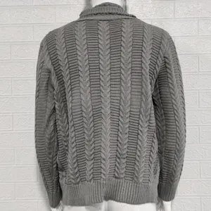 Cardigan jersey hombre tejido trenzado gris vista trasera ropa invierno abrigada