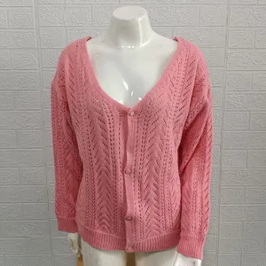 Cardigan in maglia traforata rosa collo a V donna maniche lunghe bottoni maglione dettaglio
