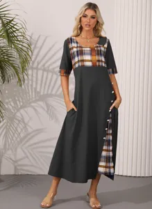 Elegantes Damen Kurzarm Maxikleid mit lässigem Karo-Patchwork Design und bequemer Passform.