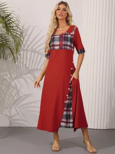 Retro Karomuster Patchwork Midikleid mit kurzen Ärmeln, Rundhals und eleganter hoher Taille.