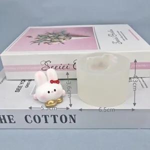 Süßes Cartoon-Kaninchen Silikonform und Neujahrs-Ornament für Auto-Aromatherapie und Gipsdekor.