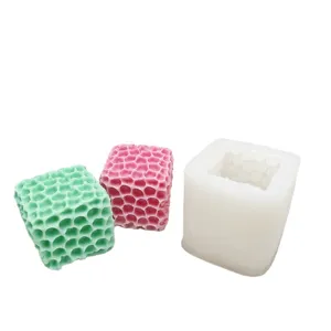 Square honeycomb silicone mold for aromatherapy candles, DIY plaster, and baking mousse.