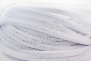 Gros chenilles blanches detail gros plan nettoyeurs de pipe pour bricolage et art floral