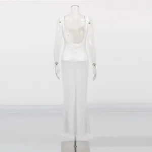 Robe longue moulante blanche scintillante en résille et strass, dos nu sexy pour l'été.