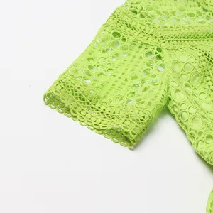Femme verte manches courtes dentelle ajourée robe détail été mode élégant chic vêtement