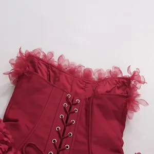 Vue détaillée du haut corset sans bretelles bordeaux avec volants en organza et laçage.