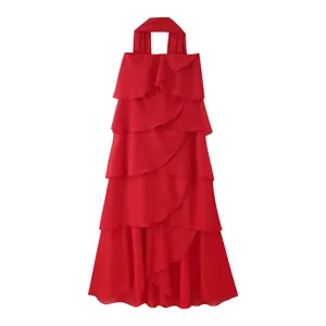 Robe longue en mousseline rouge dos nu, vue détaillée avec design étagé élégant pour l'été.