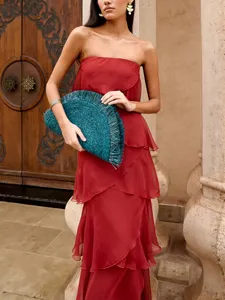 Magnifique robe longue élégante en mousseline bustier style vacances pour femme d'été.
