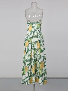 Robe longue d'été sans bretelles imprimé ananas vue arrière style vacances élégant