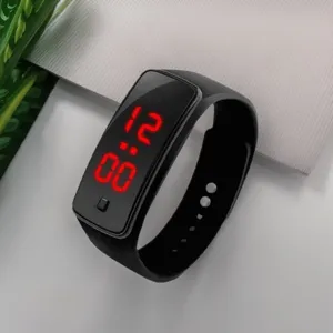 Mode Sport LED Digitaluhr Quadratischer Bildschirm Leuchtendes Elektronisches Armband Silikonband Uhr Für Studenten Kinder