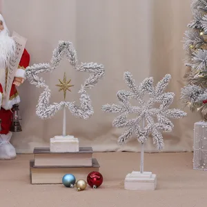 Flockter Weihnachts-Stern und Schneeflocken Deko-Set für Feiertags-Szenen Details.