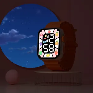 Orologio digitale quadrato per bambini con cinturino in silicone e motivo a frutta.