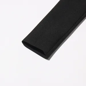 Black long sleeve dress cuff detail, high quality fabric, exquisite sewing work, minimalist style.