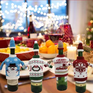 Ensemble de housses de bouteille de vin de Noel en tricot avec mini bonnets deco.