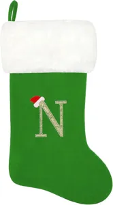 Große grüne Samt-Weihnachtssocke mit weißem Plüschrand und gesticktem Buchstaben N.