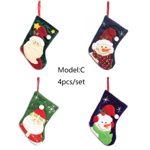 4er Set Weihnachtssocken Maschinenstickerei Hängende Geschenktüten für Weihnachtsbaum.
