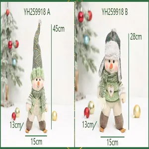 Conjunto de muñeco de peluche de muñeco de nieve verde de Navidad, decoración festiva.