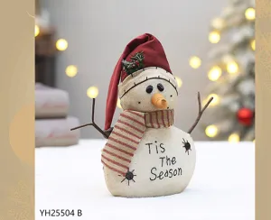 Pupazzo di neve in iuta vintage con cappello rosso e sciarpa per decorazione natalizia.