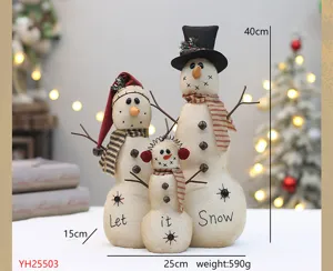 Set di bambole di pupazzo di neve in tessuto vintage con dettagli ricamati per Natale.