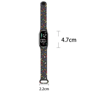 Bracciale stampato elettronico sportivo vista di dettaglio con dimensioni e specifiche.