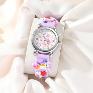 Orologio al quarzo con unicorno 3D per bambini, cinturino in silicone viola e quadrante.