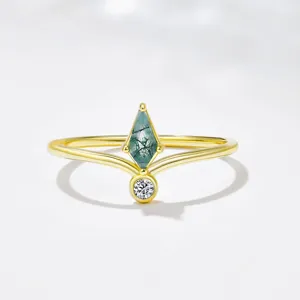 S925 Sterling Silver Moss Agate Ring Crown Stackable Green Stone Jewelry Detail Shot