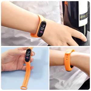 Kinder LED Digitaluhr mit orangefarbenem Silikonarmband, Touchscreen wasserdichte Uhr.