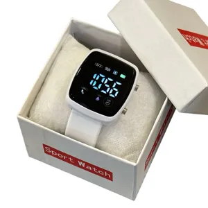 Witte vierkante digitale smartwatch met comfortabel siliconen bandje in geschenkdoos sport.