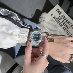 Transparente weiße digitale Sportuhr für Schüler, stylische Freizeituhr mit Armband.