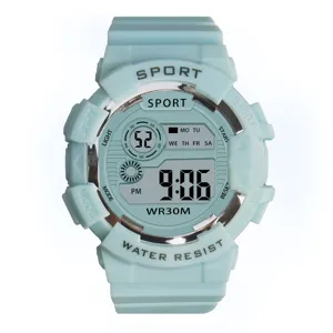 Montre de sport numérique bleu clair détail, étanche mode étudiant montre-bracelet multifonction.