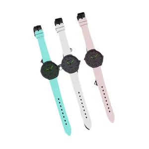 Set di orologi al quarzo in silicone minimalista in tre colori vivaci per l'uso quotidiano casual.