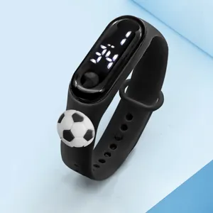 Montre Numérique de Football pour Enfants Bracelet en Silicone TPE Bracelet de Sport LED pour Garçons Filles Étudiants Montre Étanche
