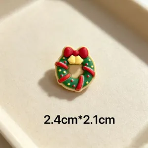 Cute Christmas wreath resin brooch badge, mini size 2.4x2.1cm, perfect holiday accessory.