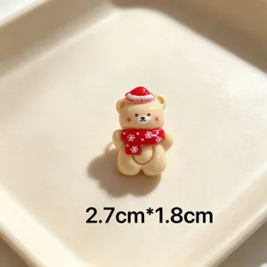 Christmas cartoon bear brooch detail view, cute resin accessory measuring 2.7cm in size.