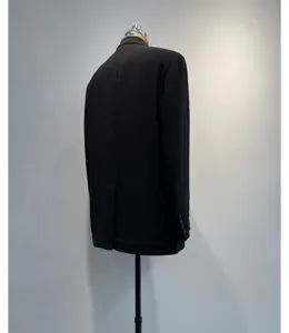 Dames zwart triacetaat blazer jasje, zomdunne ademende pakjas, detail achterkant.