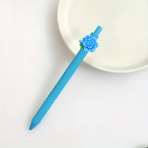 Niedlicher blauer Blumen Gelschreiber mit 3D Rosen Dekor, glatter Kugelschreiber für Schule.